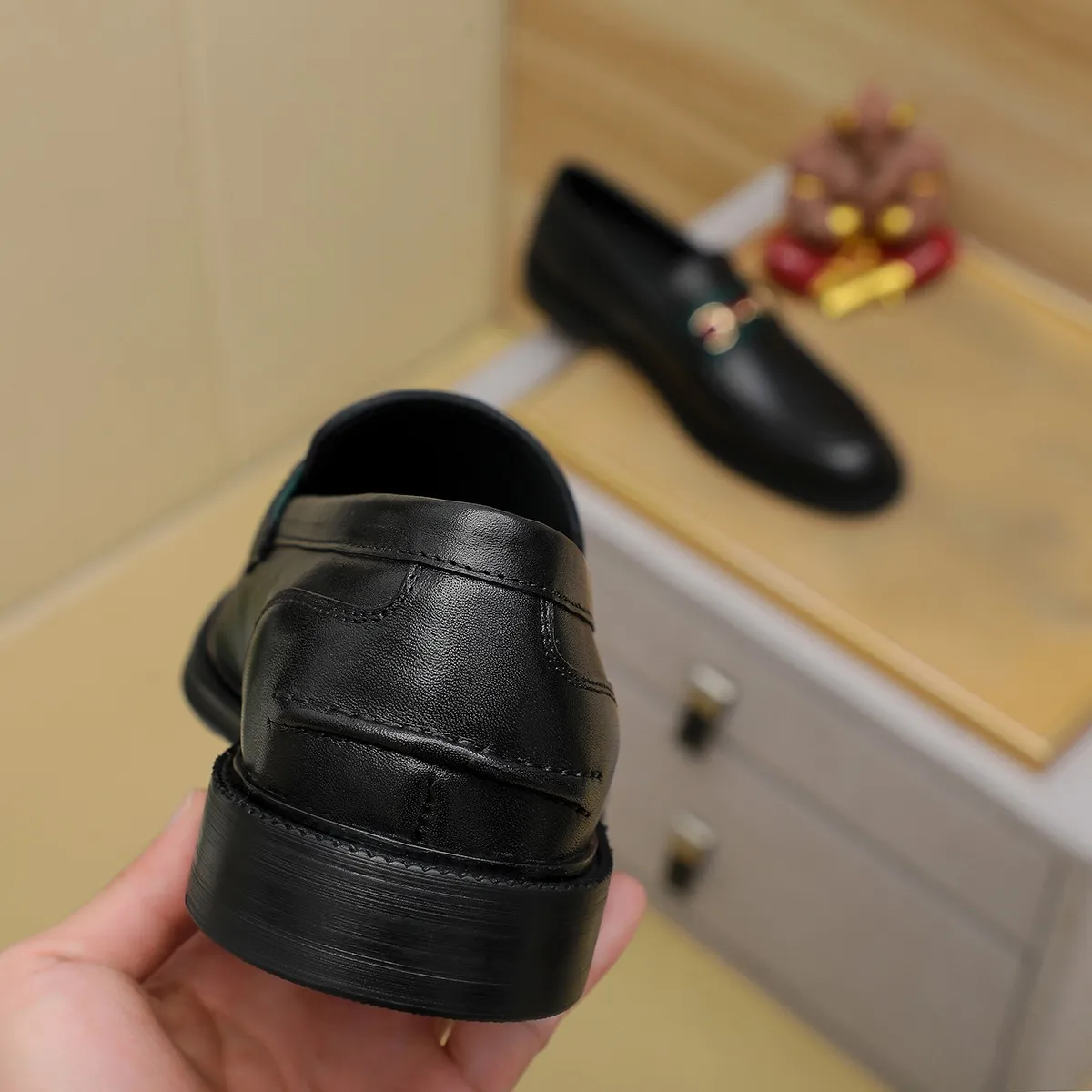 Men's shoes 💰460 💰💰Gucci official website men's business formal leather shoes update💥Hong Kong counters synchronize new styles💥completely one to one replica shipment👍zero difference in counter quality 0⃣️all made of imported first-layer cowhide on the outside with original hardware buckles➕water-dyed🐂leather lining production, color, code matching 39-44 (customized at 38.45.46)……